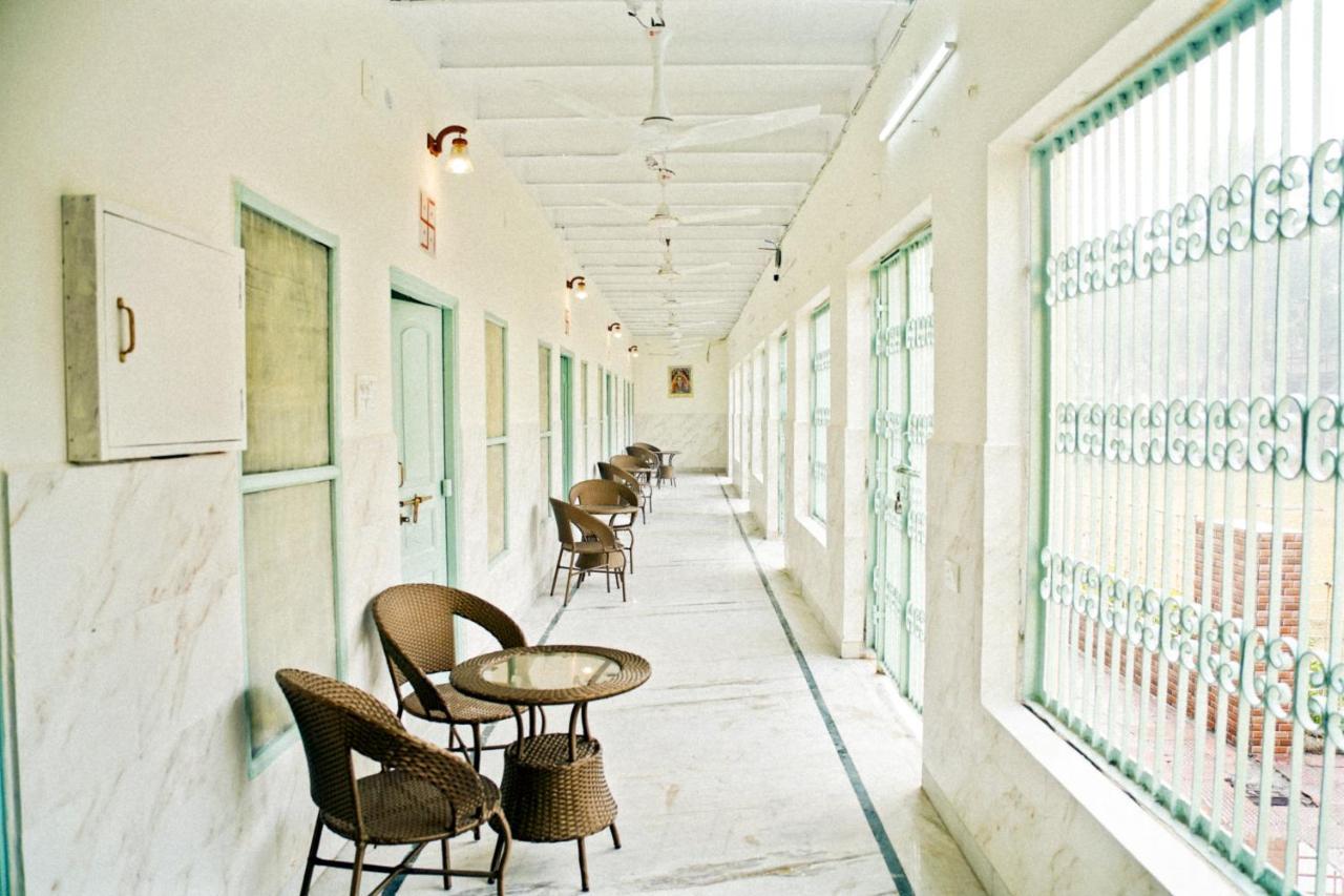 Hotel Shree Krishna Bhakti Ashram Vrindāvan Exterior foto