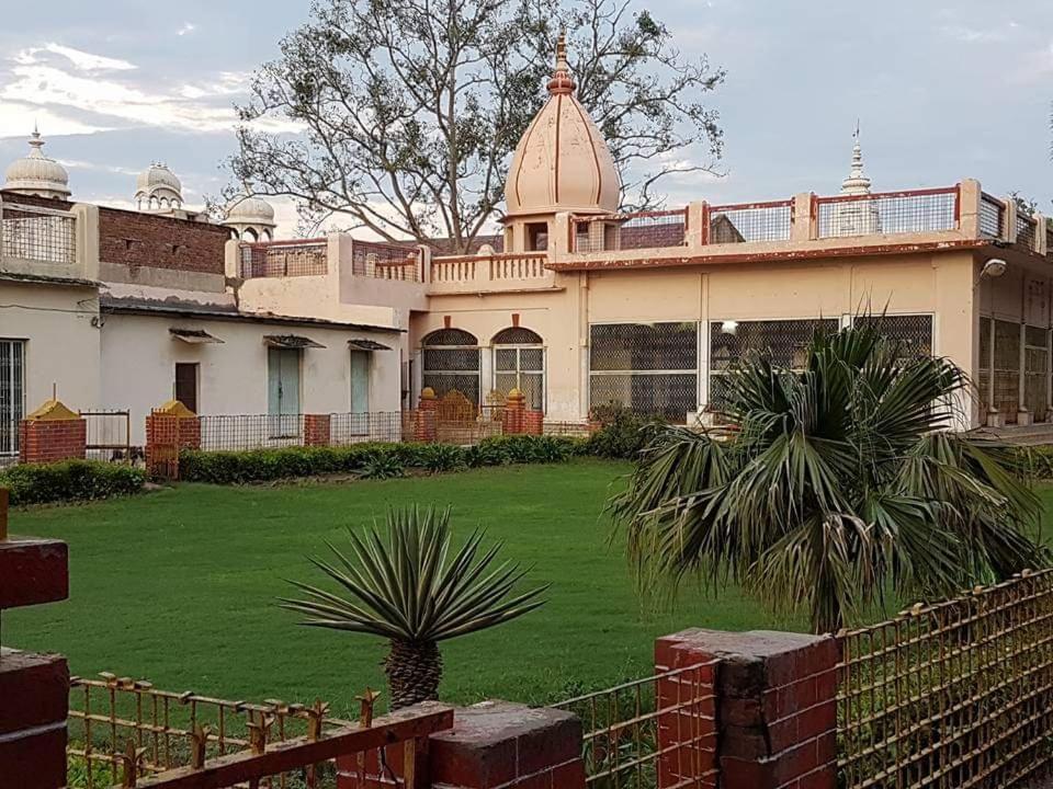 Hotel Shree Krishna Bhakti Ashram Vrindāvan Exterior foto