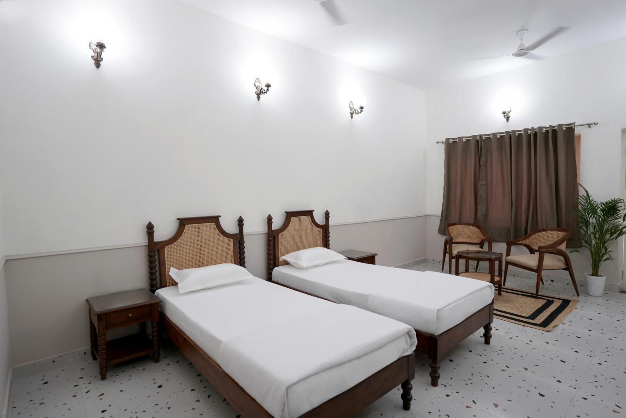 Hotel Shree Krishna Bhakti Ashram Vrindāvan Exterior foto