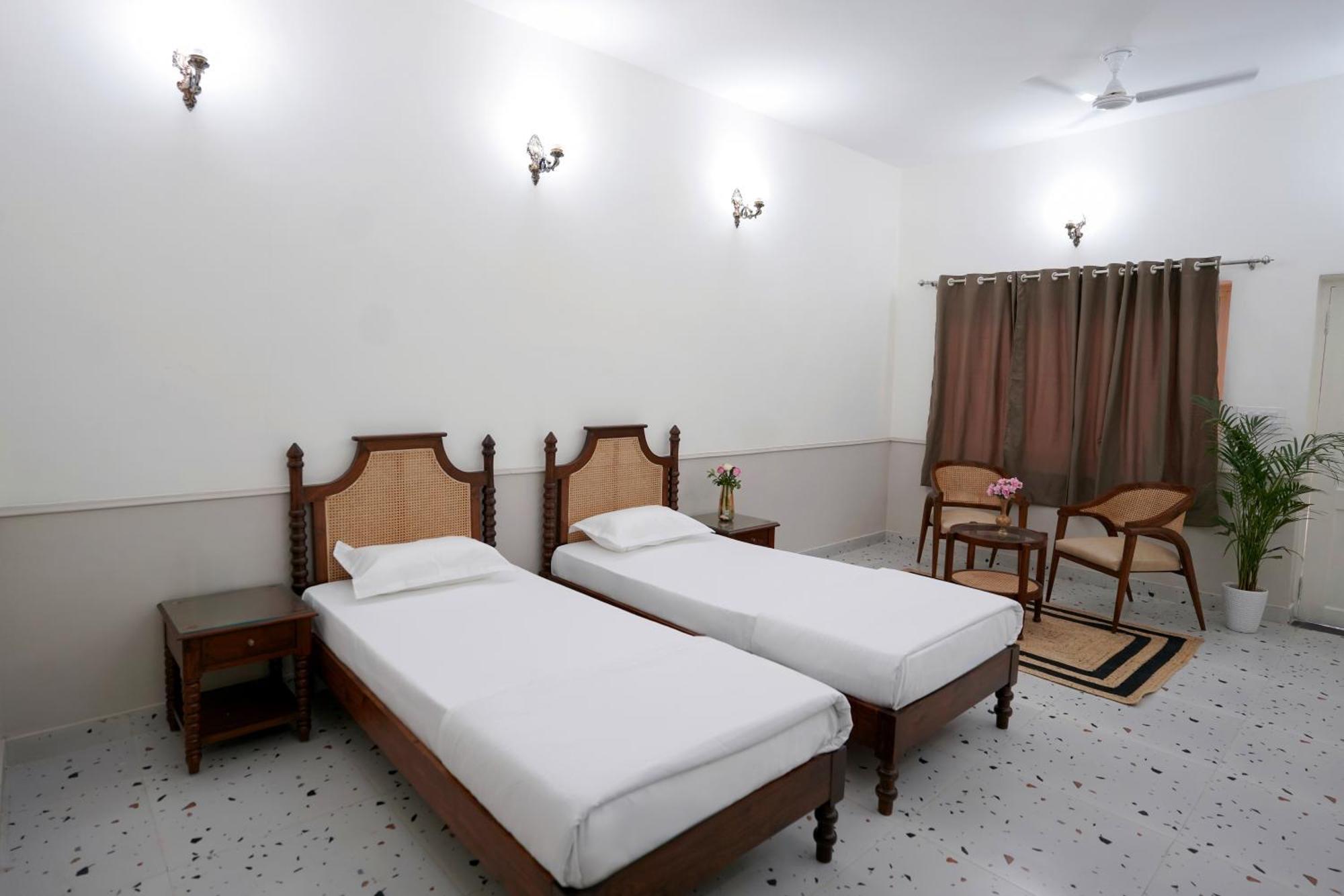 Hotel Shree Krishna Bhakti Ashram Vrindāvan Exterior foto